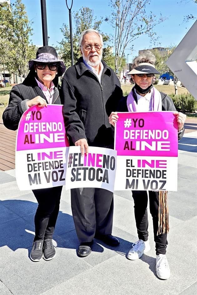 Liz Garza de Milmo, Alberto Milmo y Zita Nájera de Ruiz