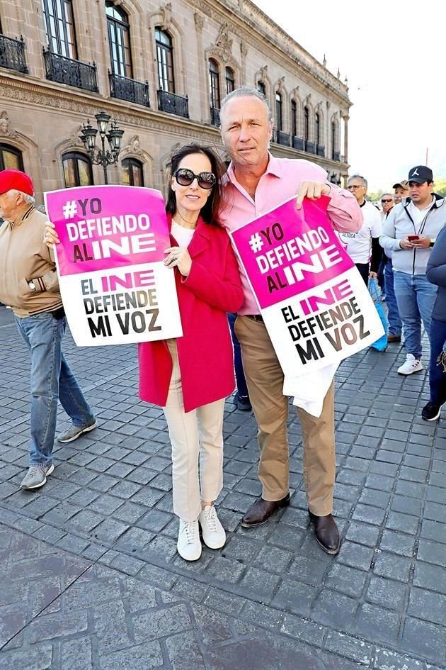 Any Garza de Treviño y René Treviño