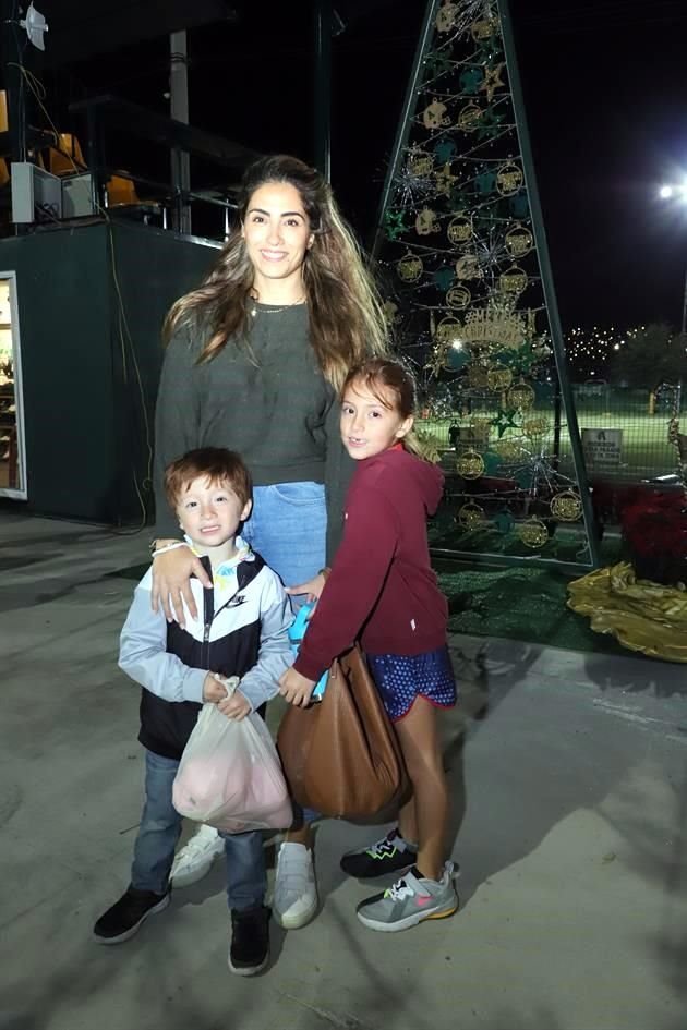 Eva Treviño de Gutiérrez, Marcelo y Natalia Gutiérrez