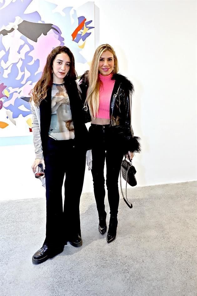 Daniela de la Garza y Nena Cabada