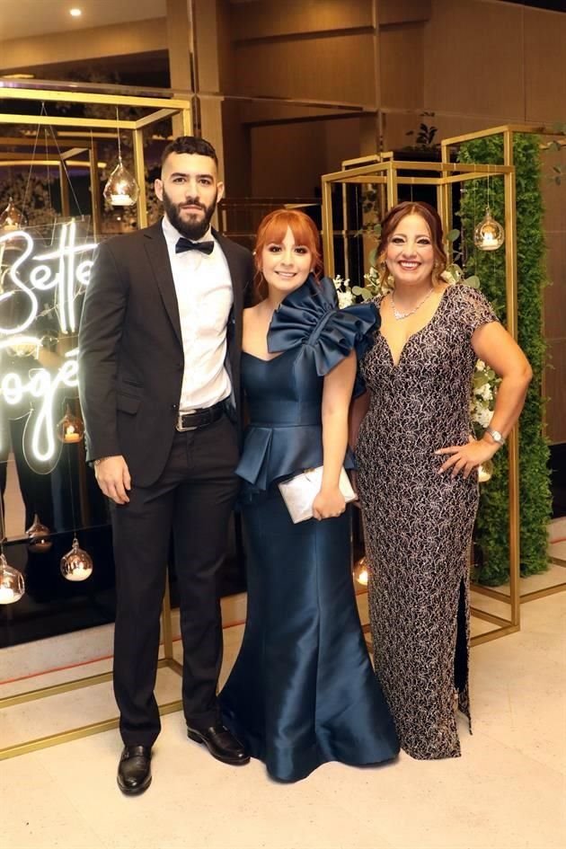 Ulises Treviño, Alondra Garza y Claudia Coronado