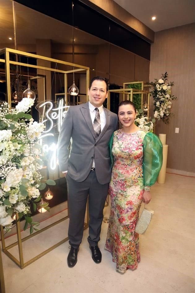 Homero Guajardo y Karina Villarreal