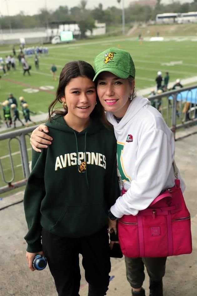 Camila Castro y Lizeth Guajardo de Castro