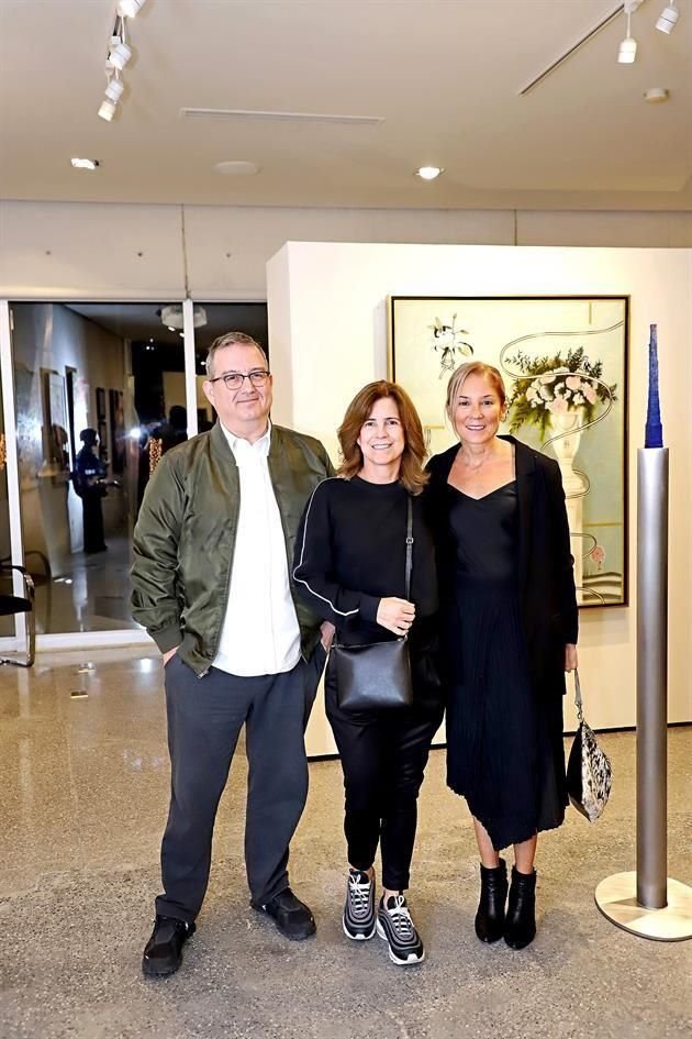 Rodrigo Odriozola, Cristina Bustindui y Eva Ramírez