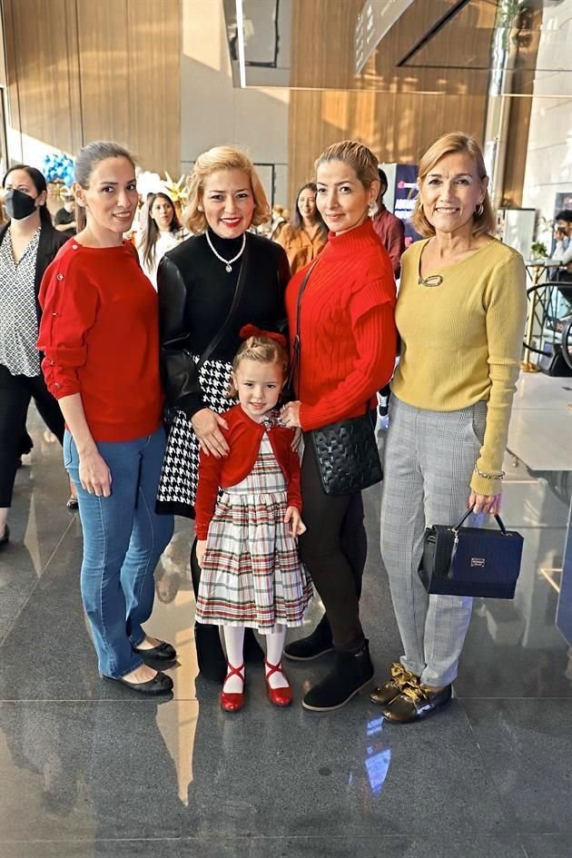 Alejandra Arnaud, Andrea Arnaud, Eugenia Arnaud, Margarita Romo y María Díaz Arnaud