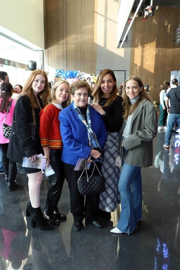 Daniela Garza, Elisa Niño de Rivera, Blanca Nelly Cantú, Érika de la Garza y Andrea Garza