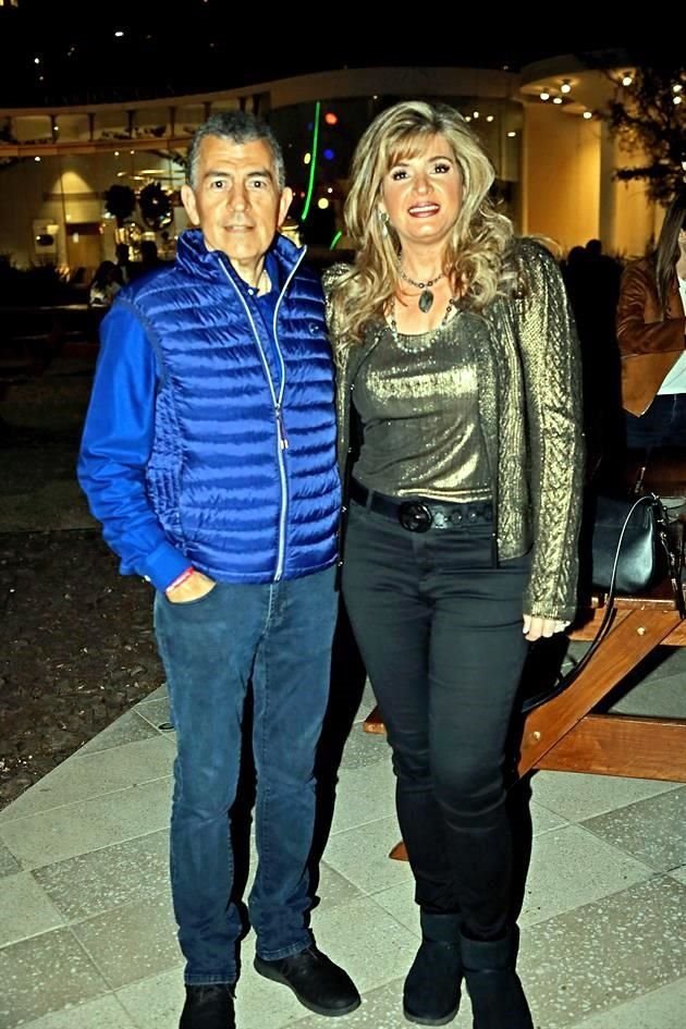 Alejandro Serna y Rosy Garza de Serna