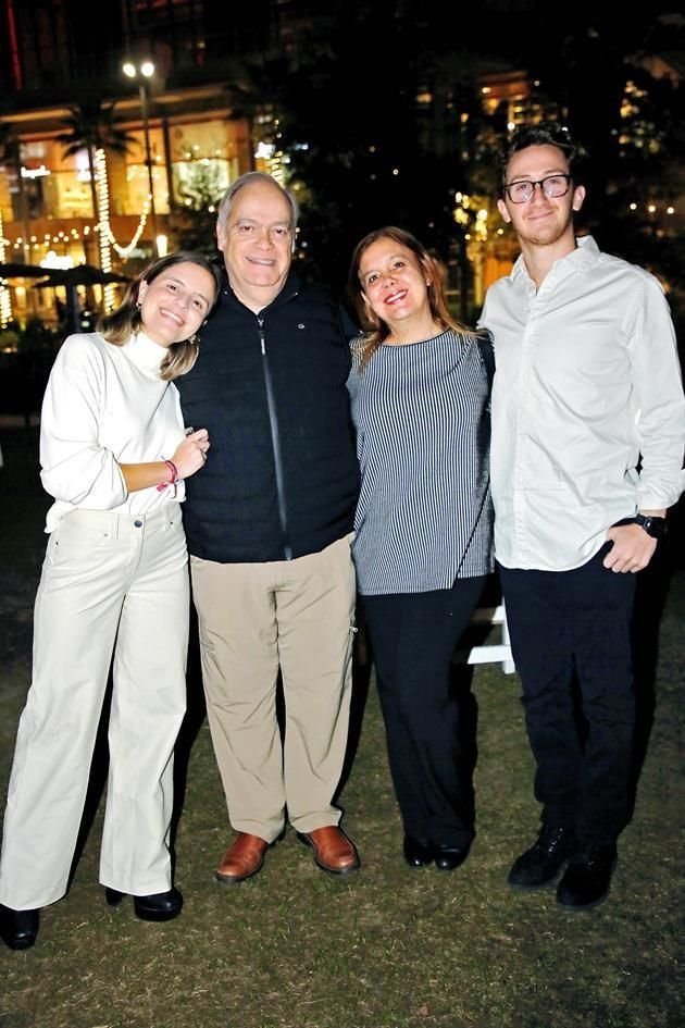 Vanessa Garibay, Natal Garibay, Déborah Canavati y Santiago González