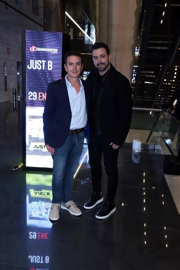 Joe Hinojosa y Mane de la Parra