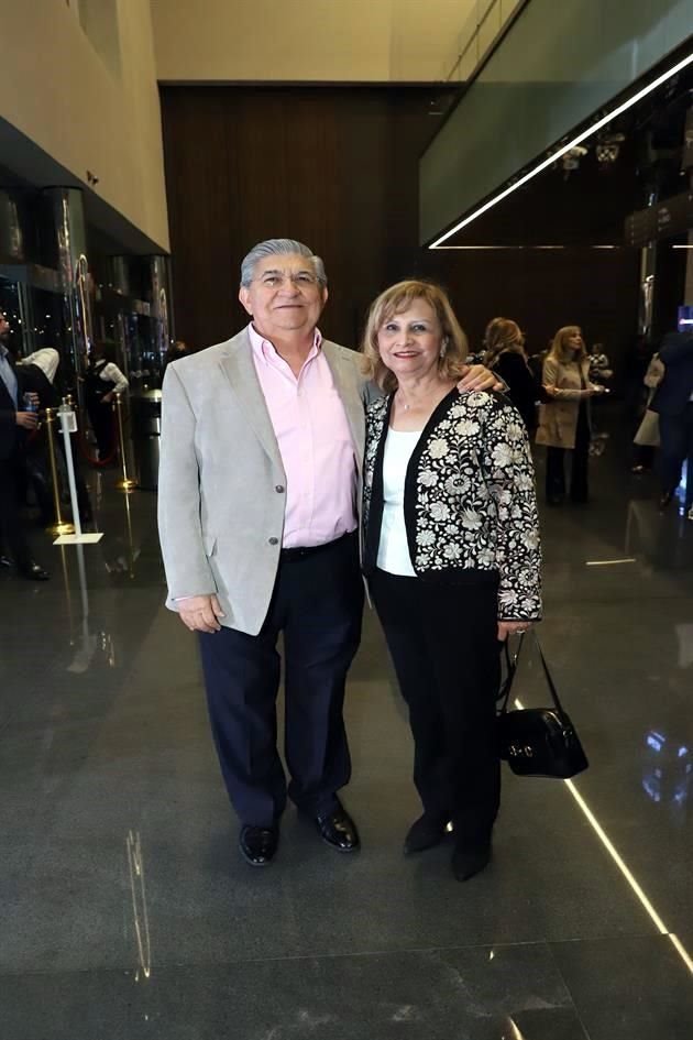 César Narváez y Álida Bonifaz de Narváez