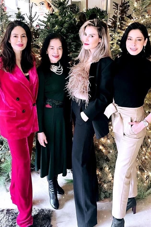 Carmen Valdez, Carmen Celaya de Valdez, Astrid Valdez y Arlen Valdez