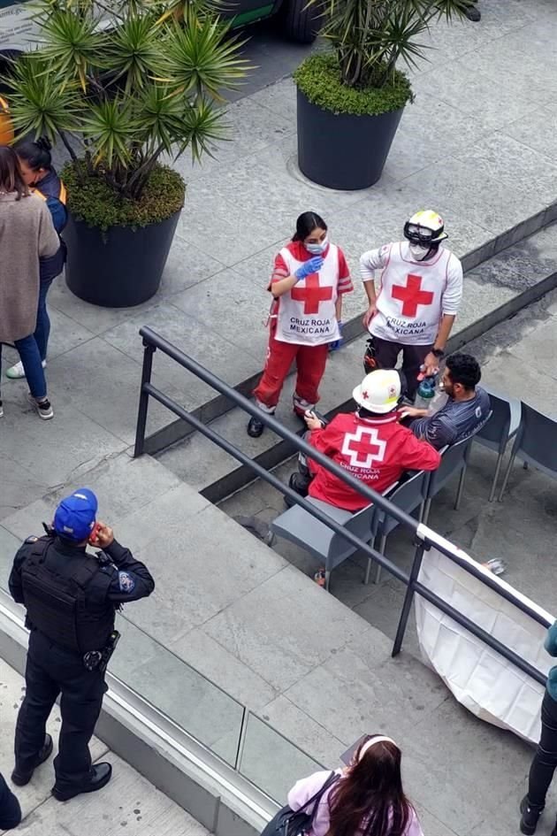 Las personas intoxicadas se encontraban en el gimnasio Sport World de la Plaza Pedregal, y al inhalar vapores resultaron intoxicadas.