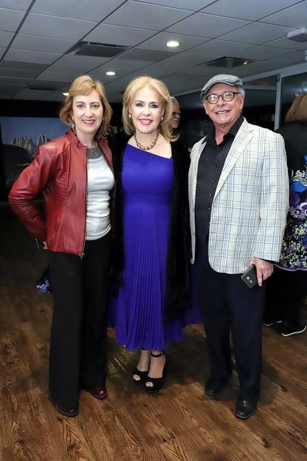 Martha Sañudo, Cristina Sada Salinas y Enrique González