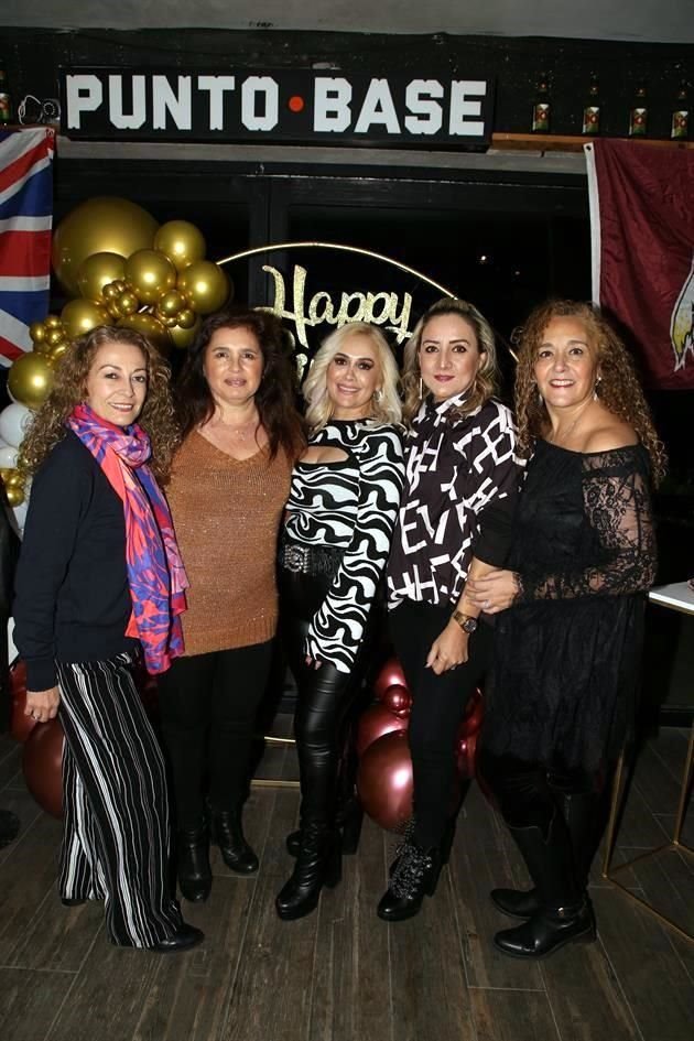 Lucero Garza, Lupita Rubio, Lily de Avendaño, Vero Luna y Claudia Buenrostro