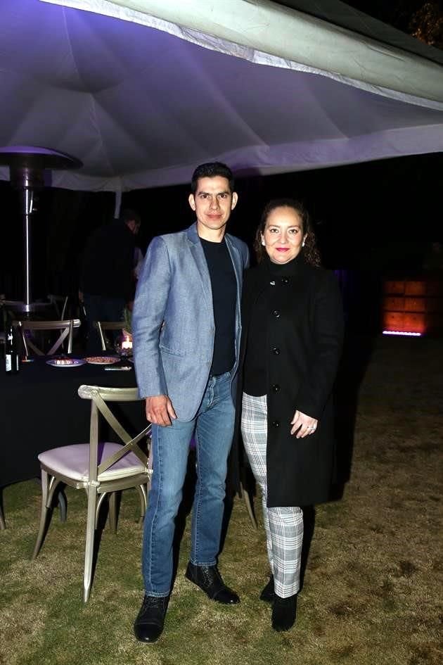 Christopher Pérez y Liliana Salinas