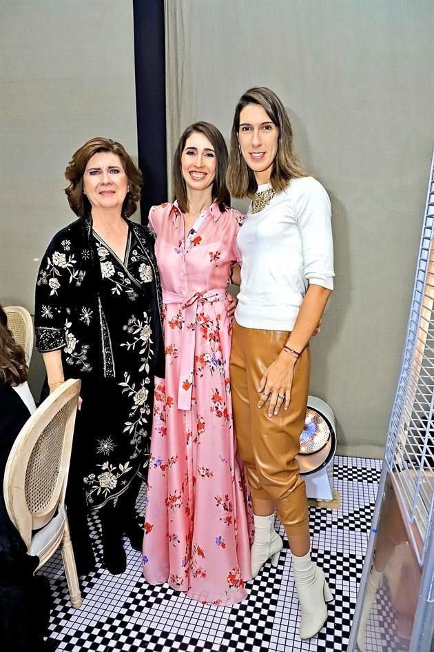 Ángela Stelzer de Canales, Ángela Canales de Garza y Mariana Canales de Lugo