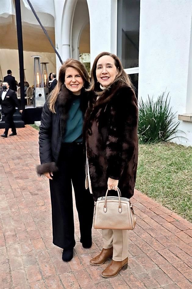Celina Fernández de Mouret y Lizeth Elizondo de Guajardo