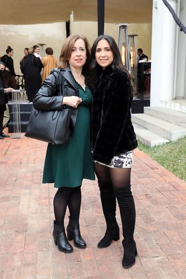 Patricia de Zamacona y Andrea Trujillo