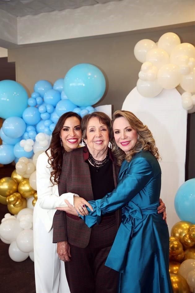 Sonia Ocampo de Morales, María González de Garza y Sonia Garza de Ocampo