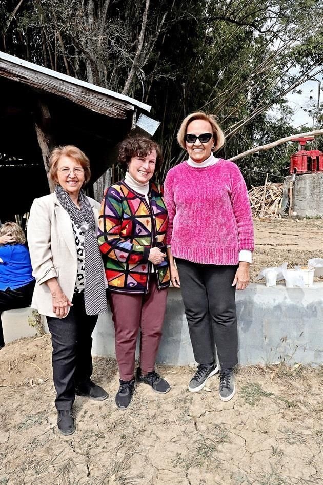 Lucila Chapa, Carmen Dune y Laura Canales