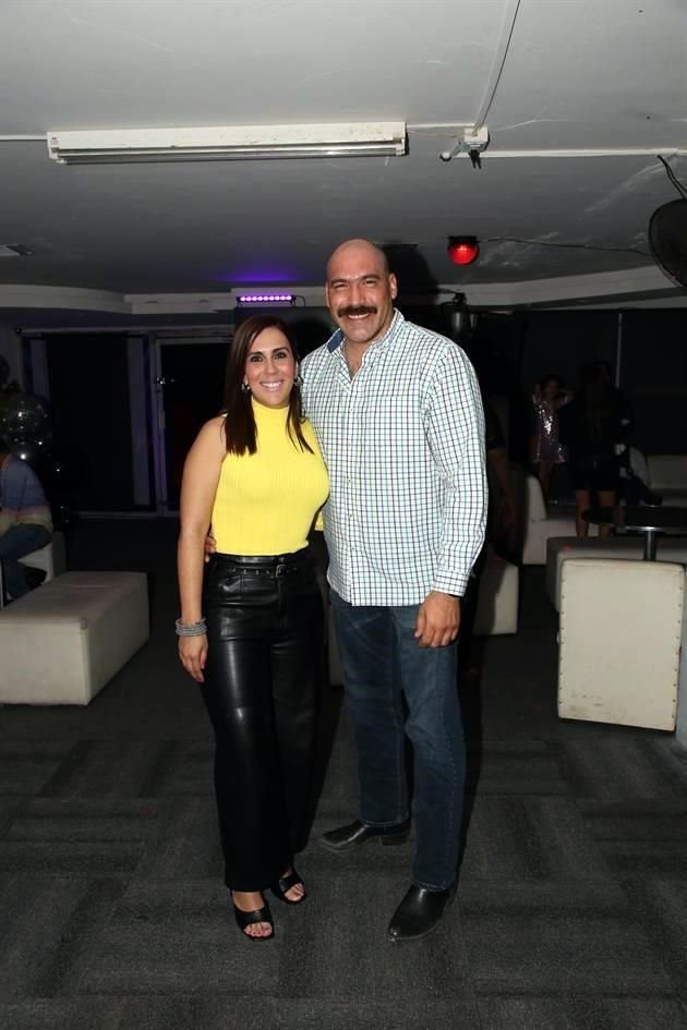 Elsa Núñez y Jorge López