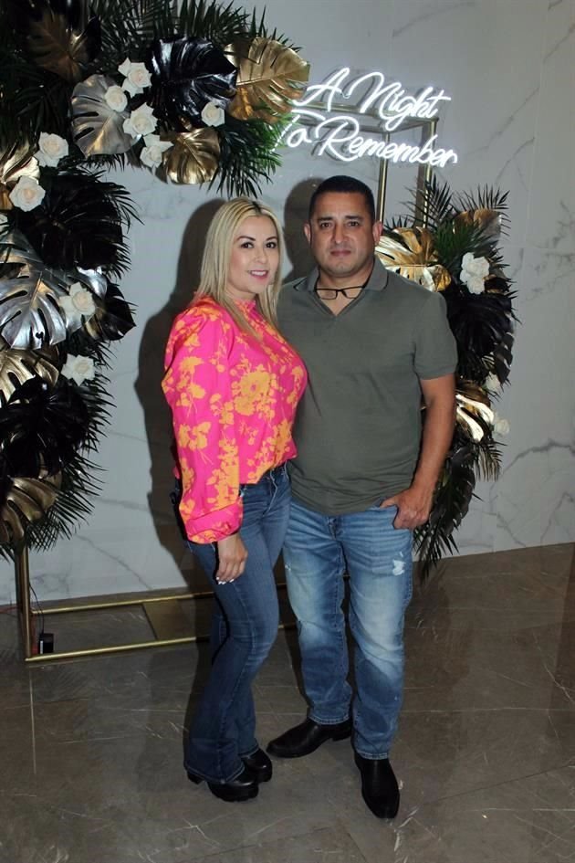 Jessika Hernández y Salvador Alvear