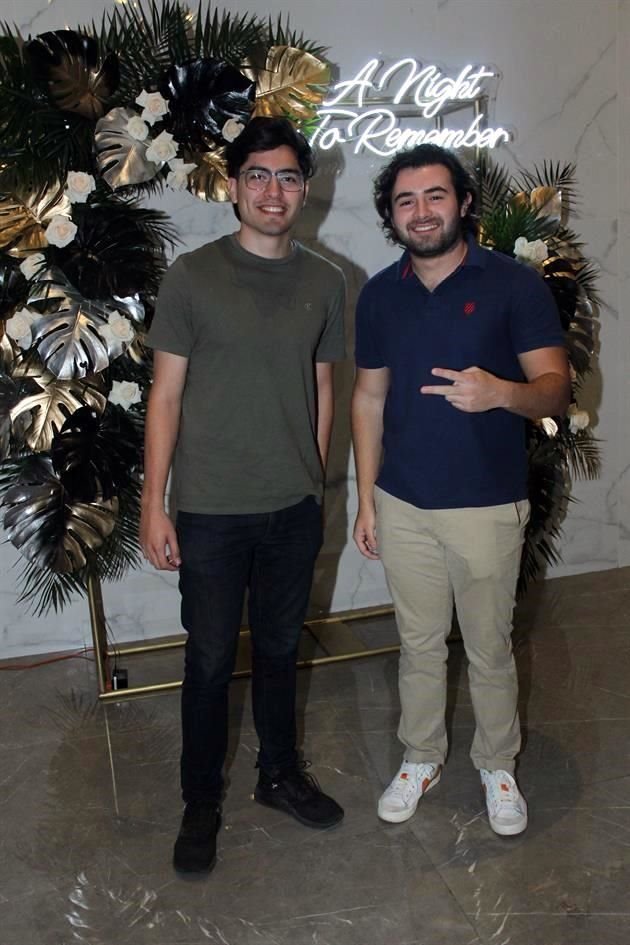 José Luis Zamorano y Evan Leal