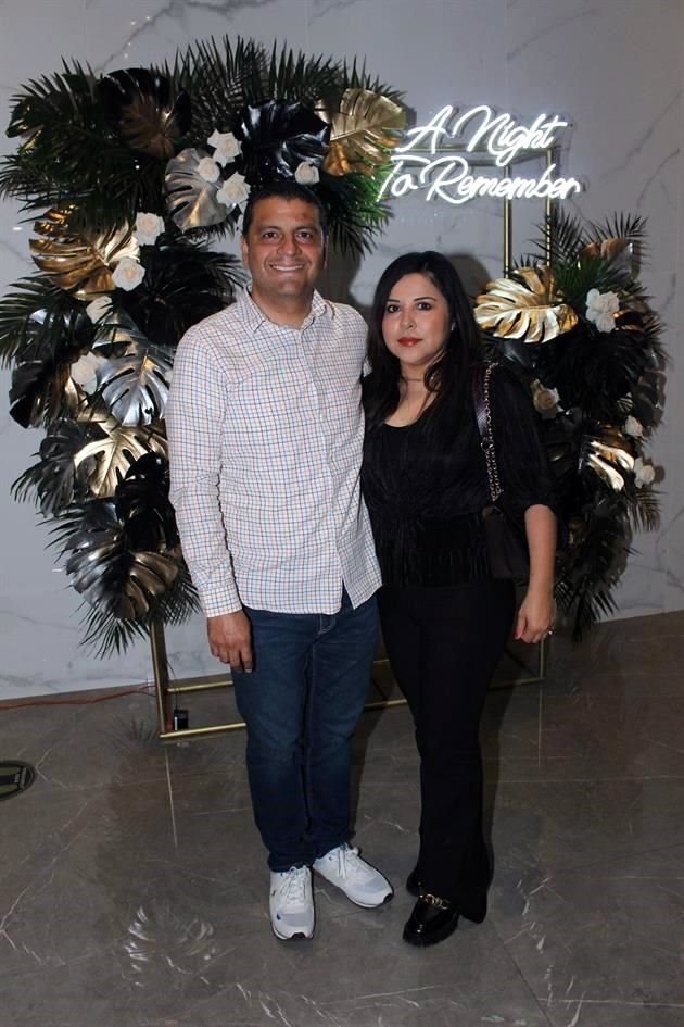 Miguel Palestina y Nancy Marmolejo de León