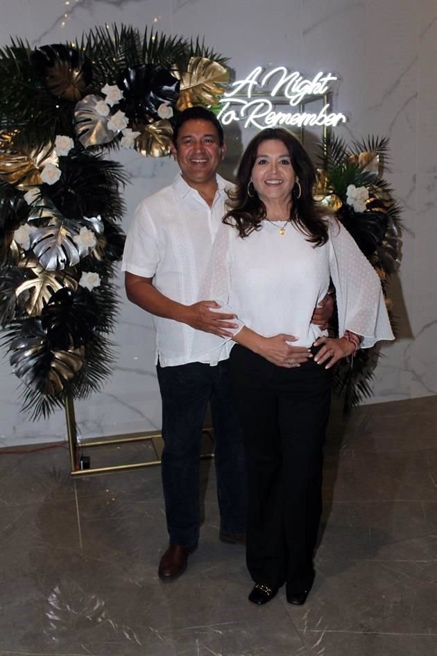 Pedro Raúl Lara y Gabriela Páez