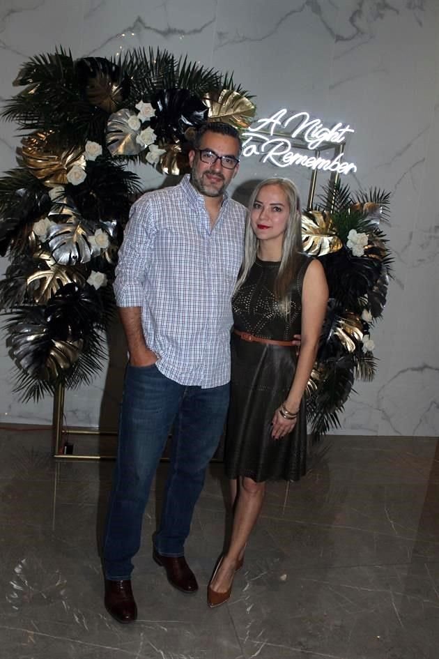 Gerardo Azpiazu y Victoria Peña