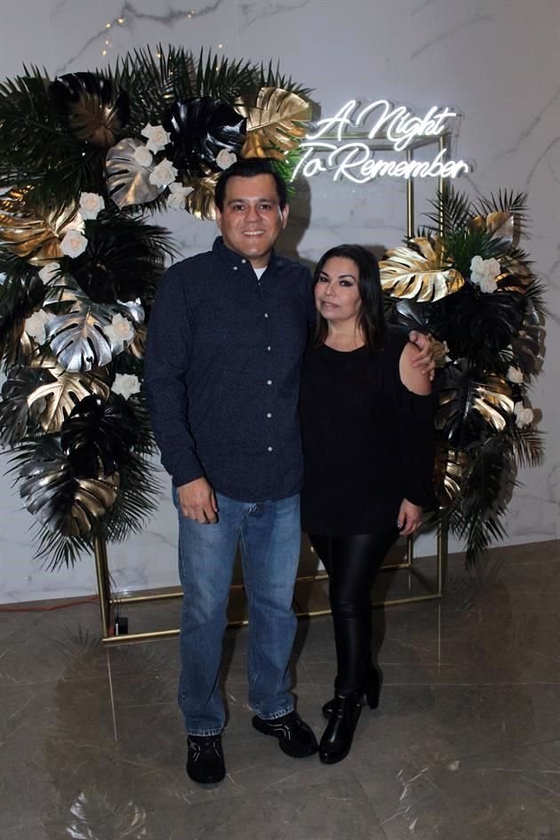 Víctor Ochoa y Elena Morales