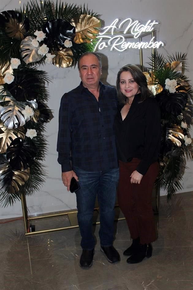 Jaime Zazueta y Jenny Dedoig