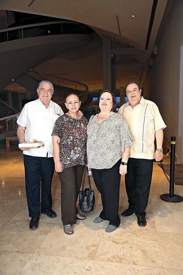 Javier Fernández, Lucila Maldonado de Fernández, Tere Páez de Hinojosa y Gerardo Hinojosa