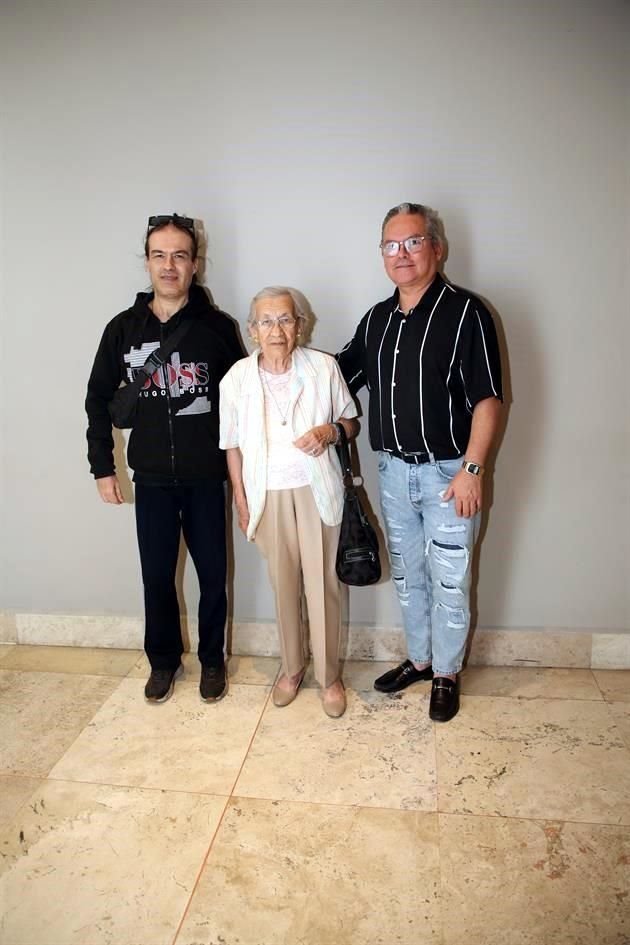 Fernando García, Margarita García y Eduardo Rafago