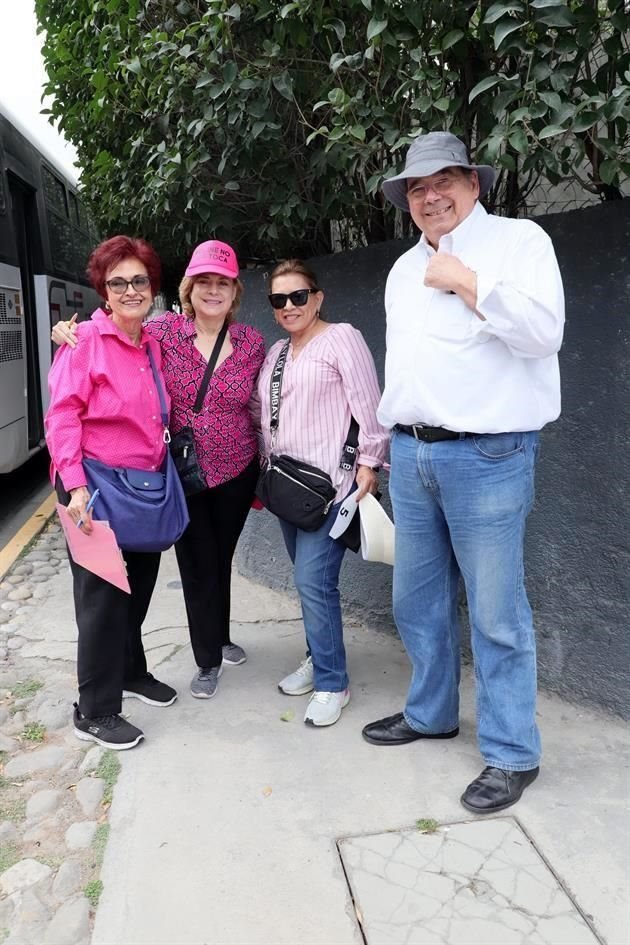 Alicia Cortés, Soledad de Rodríguez, Oralia Barbosa y Jorge Cirilo