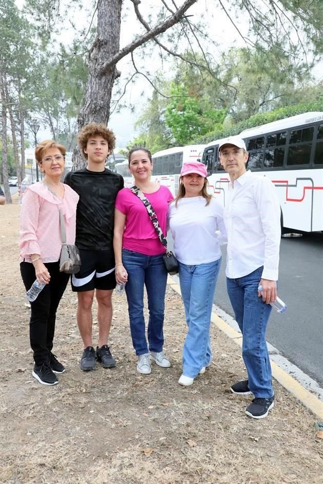 Coqui de Díaz, Juan Carlos Garza T., Verónica Díaz, Claudia Garza y Eduardo Barreda
