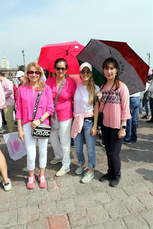 Ana Cristina Celada de Garza, Carolina Garza de Garza, Mónica Cazán y Mónica N. de Cazán