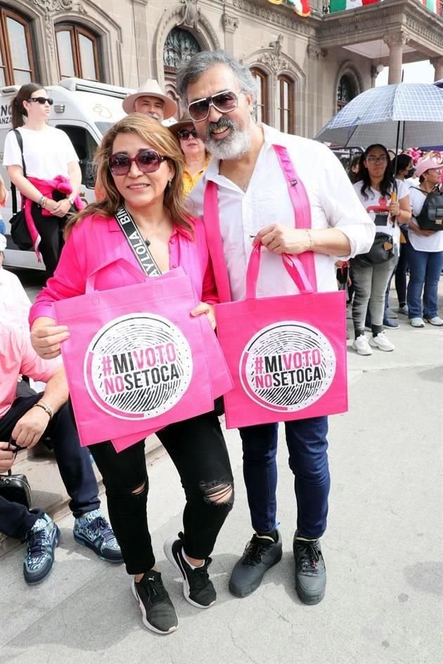 Carmen Milán de Ogazón y Ricardo Elizondo Dueñas