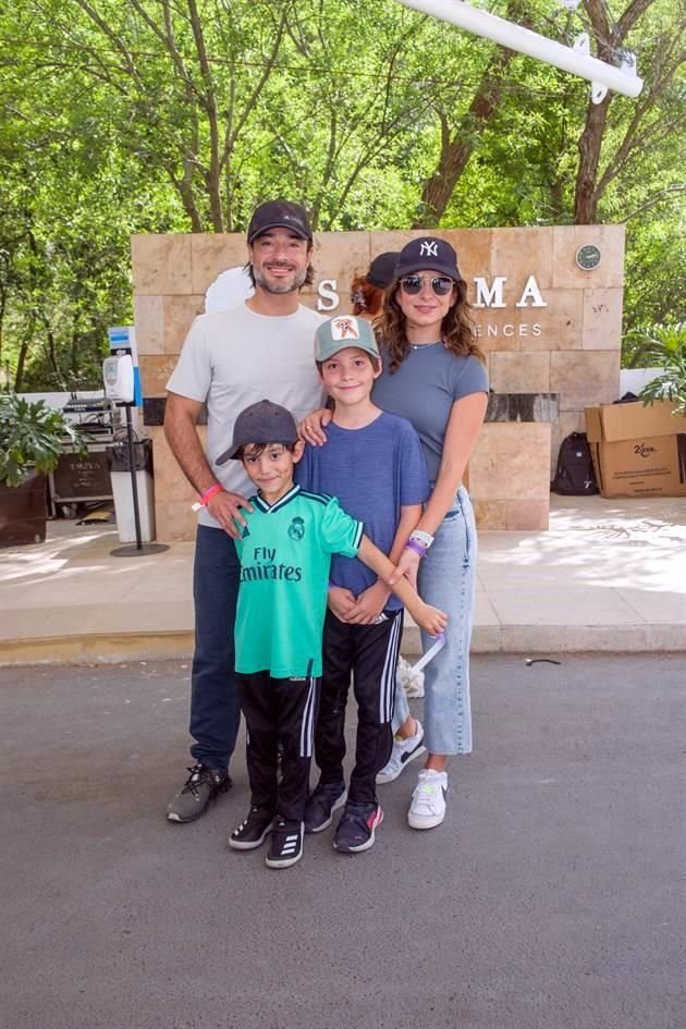 Antonio Pariente, Mariana Guerra, Antonio Pariente, Gonzalo Pariente
