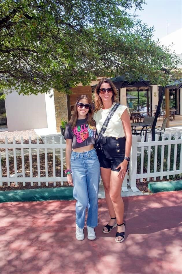 Constanza Lizcano y Brenda Elizondo