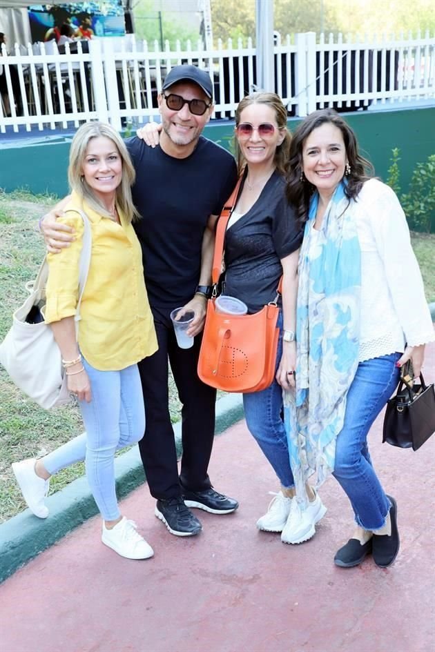 Benerice Velázquez de Berrueta, Gabriel Berrueta, Cecilia Trejo y Alejandra Cárdenas