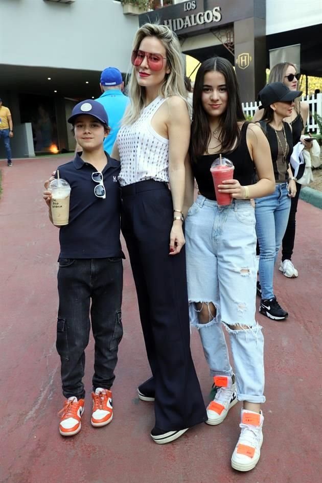 Rocco de la Peña, Astrid Valdés y Romina de la Peña