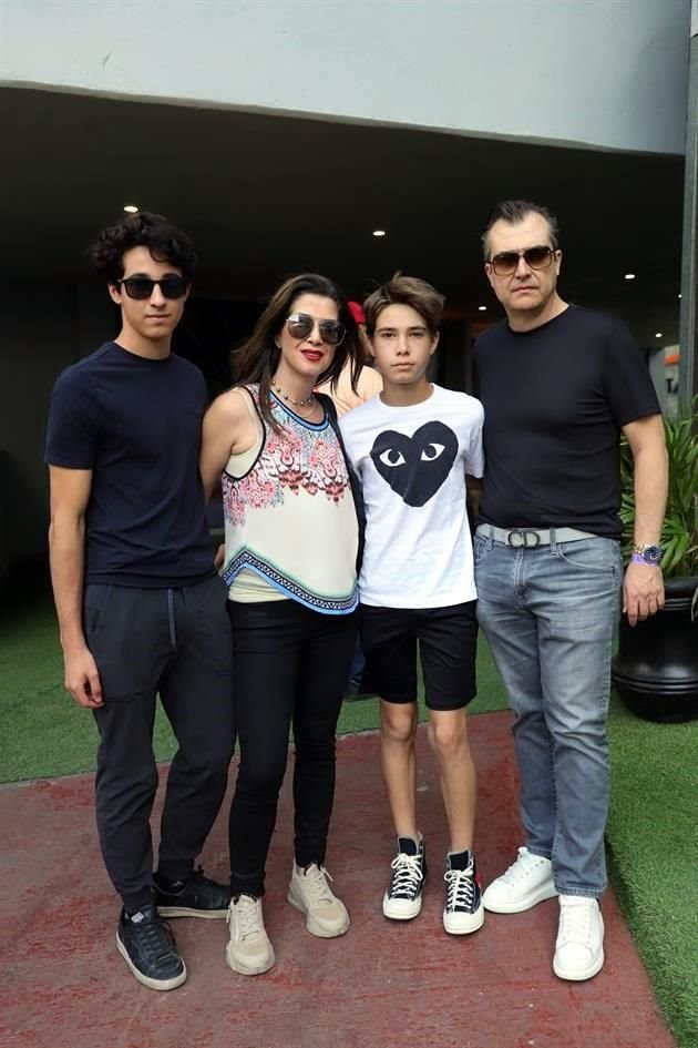 Mateo Rodríguez, Erika Hernández, Mariano Rodríguez y Cristian Rodríguez