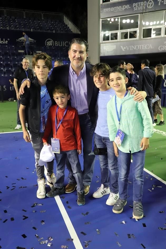 Gastón Garza, Pablo Garza, Hernán Garza, Joaquín Garza y Gonzalo Martínez