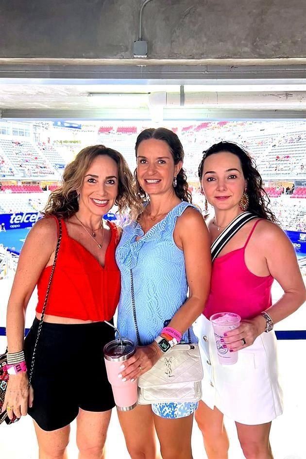 Alejandra Ávila, Mónica Pérez de Zepeda y Carolina Flores de Naya