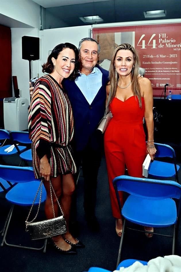 Claudia Zepeda, Martín Rivas y Carolina Concha