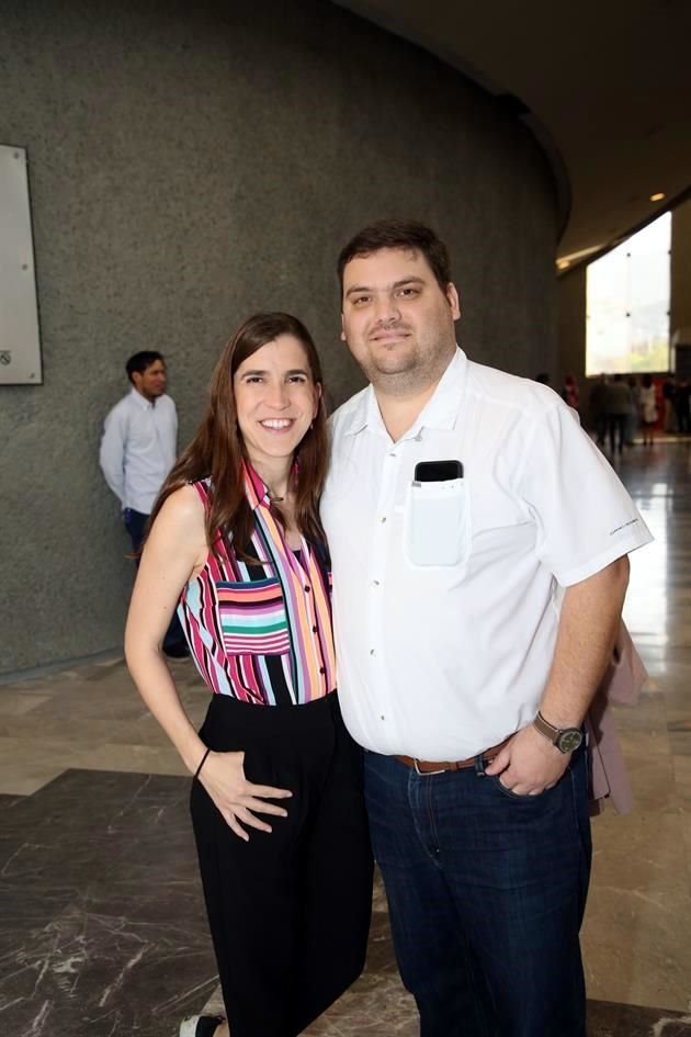 Mariana Canales y Luis Elosúa