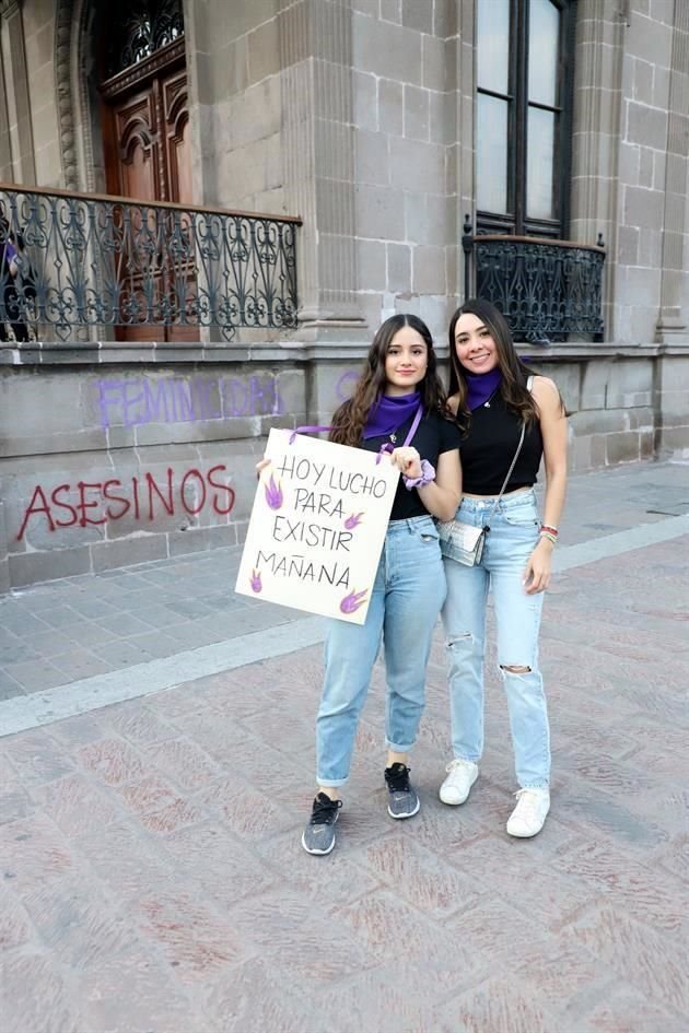 Patricia Salinas y Ana Arzola