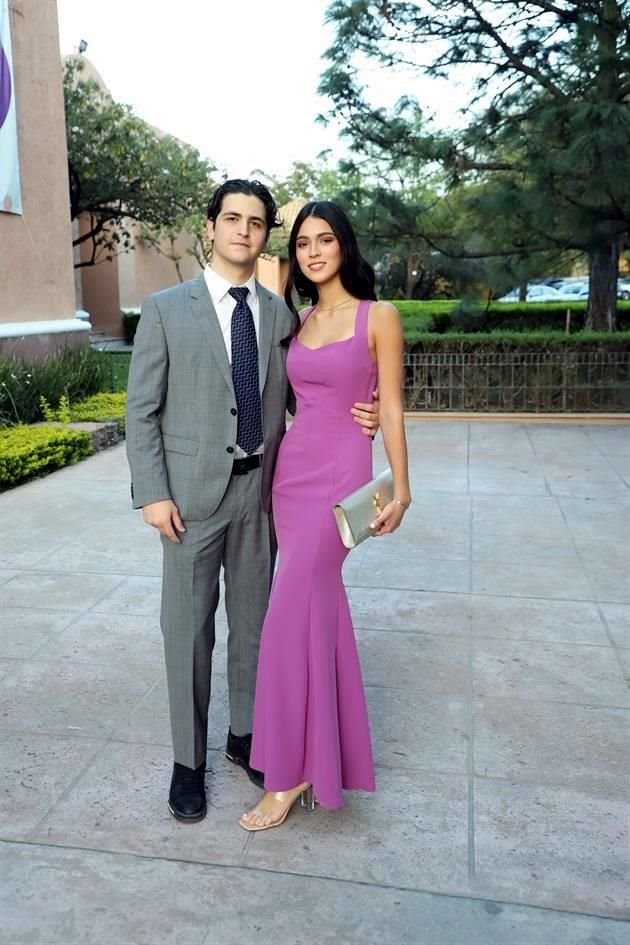 Santiago Alanís y Marisol González