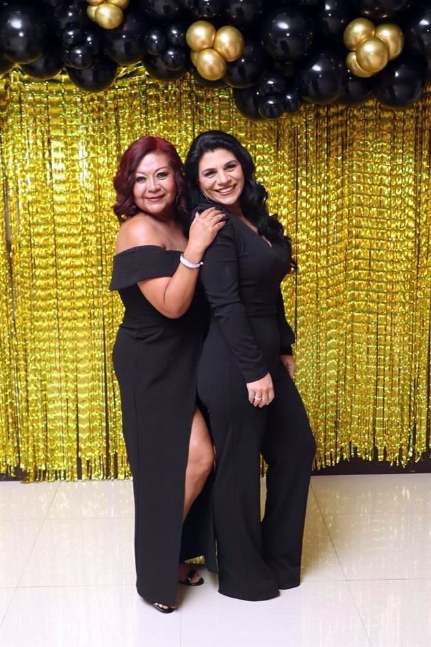 Almita Vázquez y Lety González